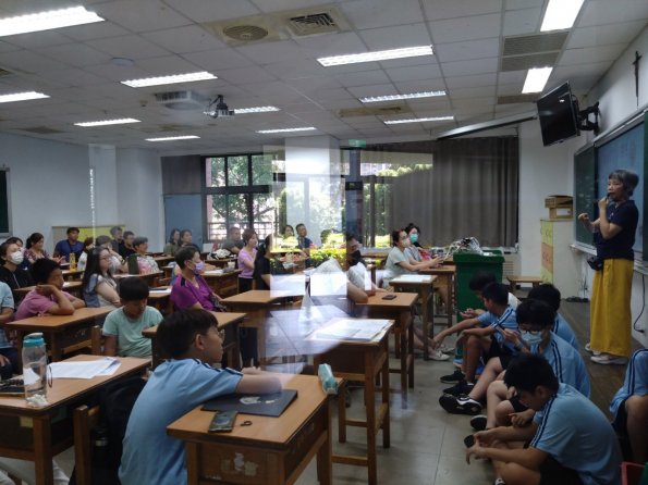 LINE_ALBUM_113學年度新生親師懇談會_240806_7