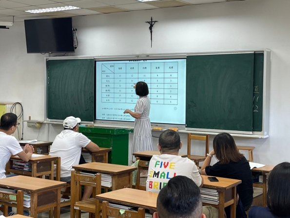 LINE_ALBUM_113學年度新生親師懇談會_240806_8