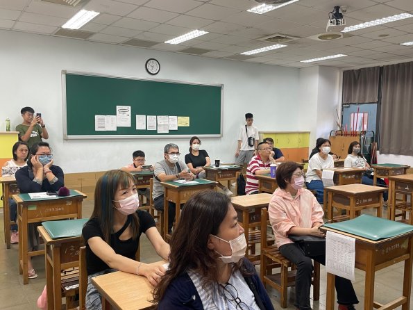 LINE_ALBUM_20240831高國二三親師懇談會_240905_14