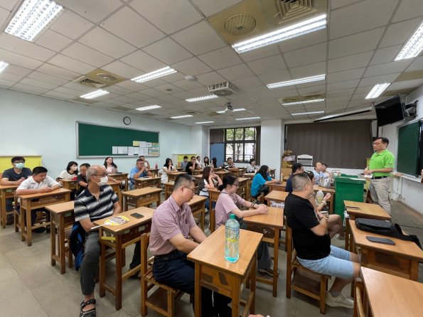 LINE_ALBUM_20240831高國二三親師懇談會_240905_9