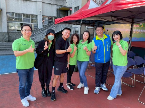 LINE_ALBUM_20251108校慶愛心園遊會_260806_77
